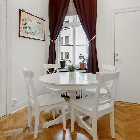 High End, Right In The Middle Of High Street!